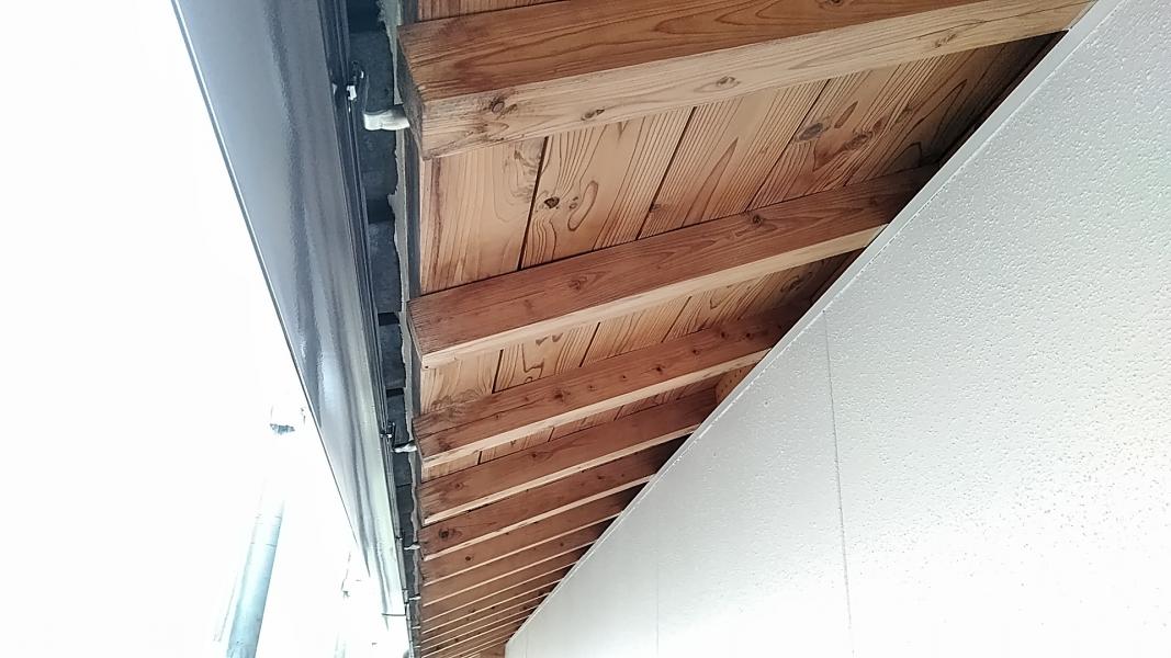 木の小口を白く塗る ガイソー豊田店 住まいの外装リフォーム専門店